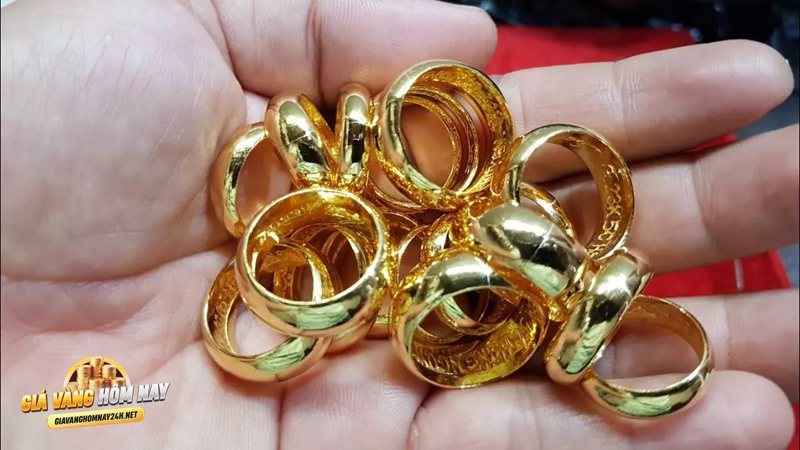 Giá vàng hiện nay - Vàng miếng SJC và vàng 9999